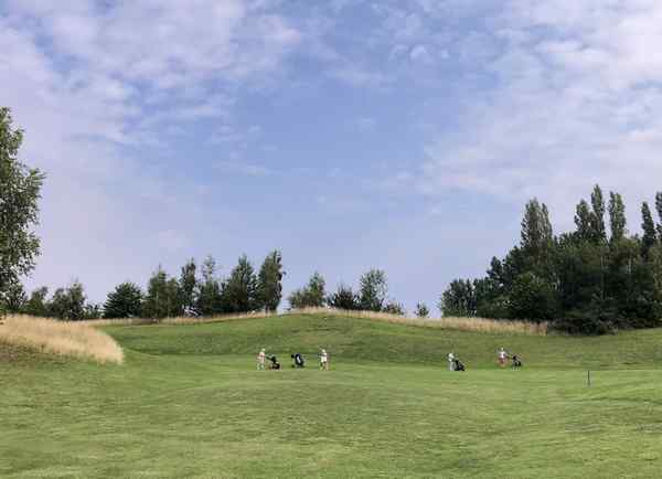 Girls only, matinée de golf pour les filles et dames, les ladies de Mérignies.